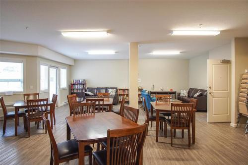 111-3010 35Th Street, Vernon, BC - Indoor Photo Showing Dining Room