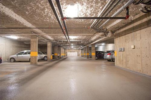 111-3010 35Th Street, Vernon, BC - Indoor Photo Showing Garage