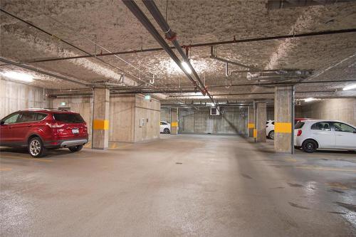 111-3010 35Th Street, Vernon, BC - Indoor Photo Showing Garage