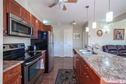 111-3010 35Th Street, Vernon, BC - Indoor Photo Showing Kitchen With Double Sink