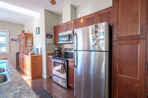 111-3010 35Th Street, Vernon, BC - Indoor Photo Showing Kitchen