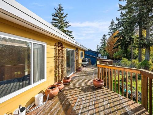 1689 Robb Ave, Comox, BC 