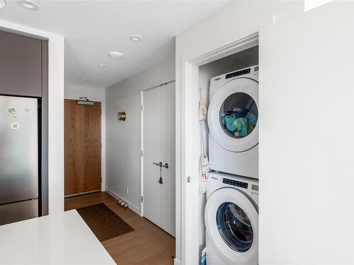 1102-363 Tyee Rd, Victoria, BC - Indoor Photo Showing Laundry Room