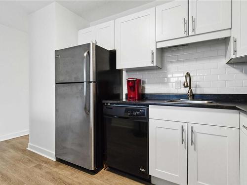 109-1991 Kaltasin Rd, Sooke, BC - Indoor Photo Showing Kitchen