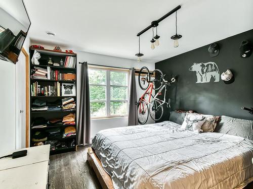 Master bedroom - 989 Rue Harit, Morin-Heights, QC - Indoor Photo Showing Bedroom