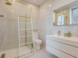 Ensuite bathroom - 