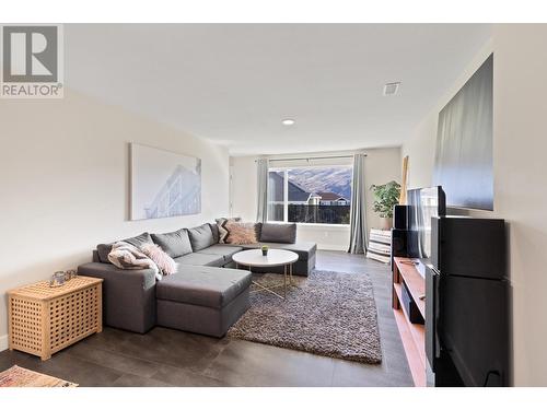 2045 Stagecoach  Drive Unit# 106, Kamloops, BC - Indoor Photo Showing Living Room