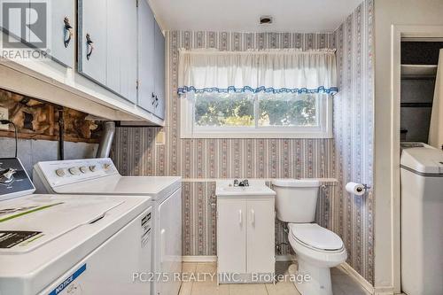 414 Odlum Drive, Woodstock, ON - Indoor Photo Showing Laundry Room