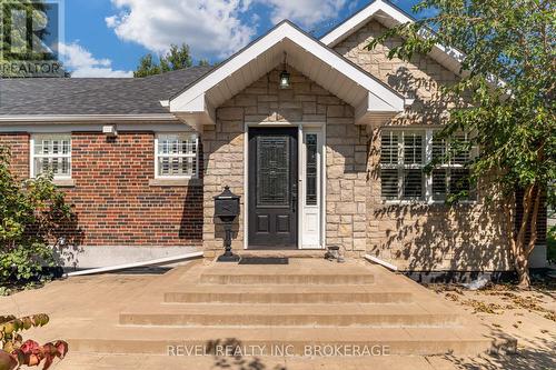 44 Parkchester Road, Toronto, ON - Outdoor