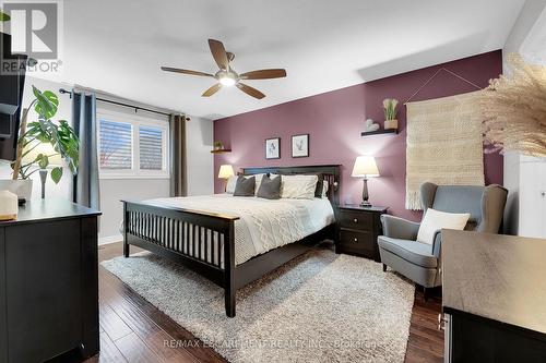 5817 Ironwood Street, Niagara Falls, ON - Indoor Photo Showing Bedroom