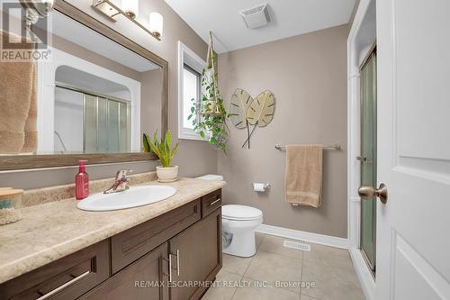 5817 Ironwood Street, Niagara Falls, ON - Indoor Photo Showing Bathroom