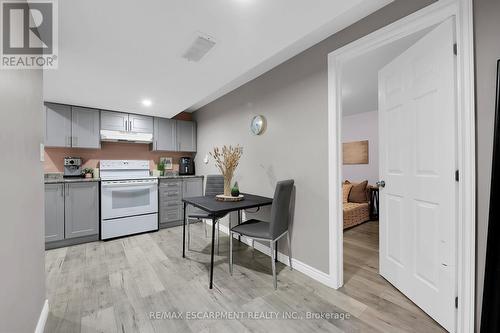 5817 Ironwood Street, Niagara Falls, ON - Indoor Photo Showing Kitchen