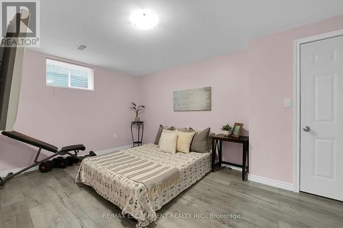 5817 Ironwood Street, Niagara Falls, ON - Indoor Photo Showing Bedroom