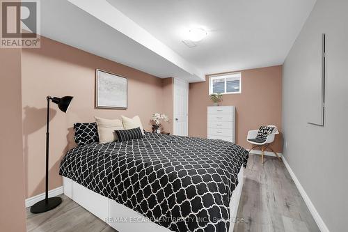 5817 Ironwood Street, Niagara Falls, ON - Indoor Photo Showing Bedroom