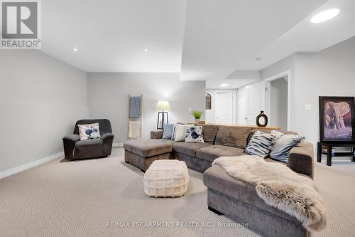 5817 Ironwood Street, Niagara Falls, ON - Indoor Photo Showing Living Room