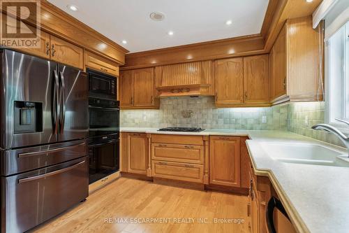 2008 Grenville Drive, Oakville, ON - Indoor Photo Showing Kitchen