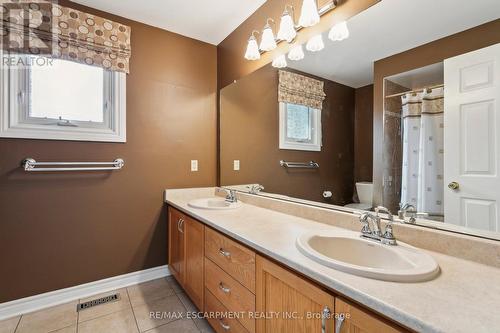 2008 Grenville Drive, Oakville, ON - Indoor Photo Showing Bathroom