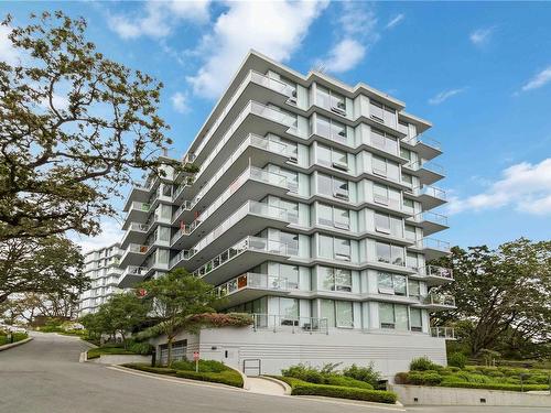 504-4009 Rainbow Hill Lane, Saanich, BC - Outdoor With Balcony With Facade