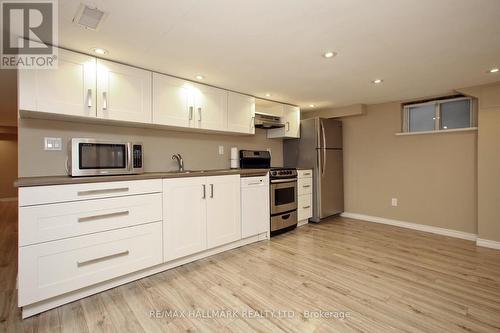 12 Elward Boulevard, Toronto, ON - Indoor Photo Showing Kitchen