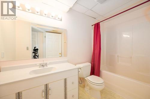 2022 Pacific Way Unit# 92, Kamloops, BC - Indoor Photo Showing Bathroom