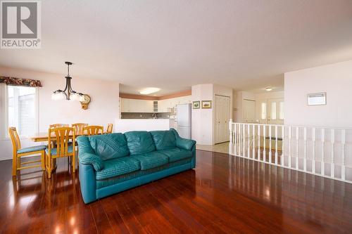 2022 Pacific Way Unit# 92, Kamloops, BC - Indoor Photo Showing Living Room