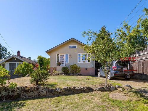 2628 Cedar Hill Rd, Victoria, BC 