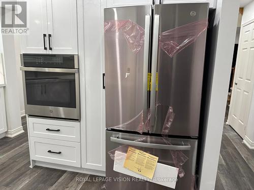 6701 Snow Goose Lane, Mississauga, ON - Indoor Photo Showing Kitchen