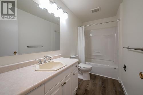 460 Dalgleish Drive Unit# 2, Kamloops, BC - Indoor Photo Showing Bathroom