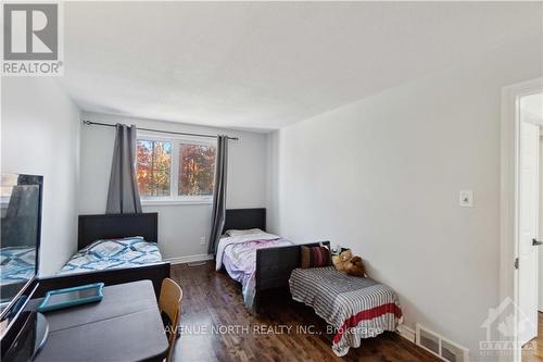 1433 Laurin Crescent, Ottawa, ON - Indoor Photo Showing Bedroom