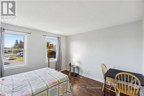 1433 Laurin Crescent, Ottawa, ON - Indoor Photo Showing Bedroom