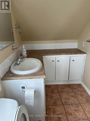 23-25 Aura Lake Street, Timmins (Main Area), ON - Indoor Photo Showing Bathroom