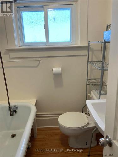 23-25 Aura Lake Street, Timmins (Main Area), ON - Indoor Photo Showing Bathroom