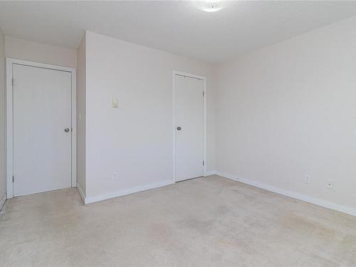 201-2427 Amherst Ave, Sidney, BC - Indoor Photo Showing Other Room