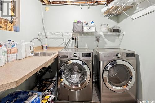 1606 Grosvenor Avenue, Saskatoon, SK - Indoor Photo Showing Laundry Room