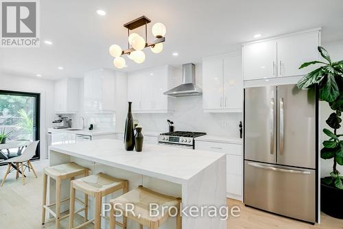 745 Craven Road, Toronto, ON - Indoor Photo Showing Kitchen With Upgraded Kitchen