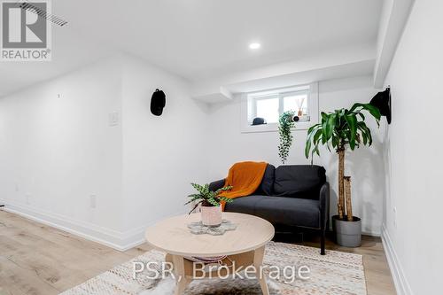 745 Craven Road, Toronto, ON - Indoor Photo Showing Living Room