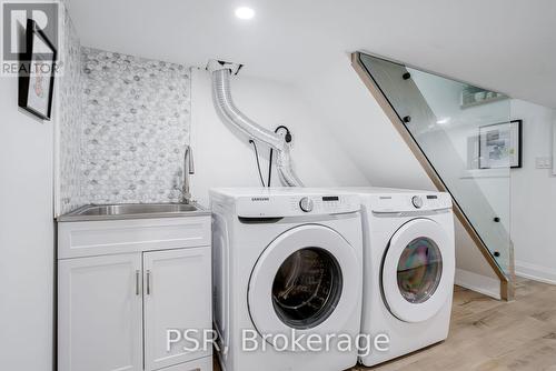 745 Craven Road, Toronto, ON - Indoor Photo Showing Laundry Room