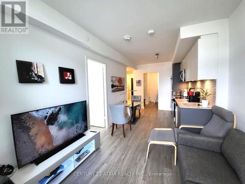 812E - 8868 Yonge Street, Richmond Hill, ON - Indoor Photo Showing Living Room