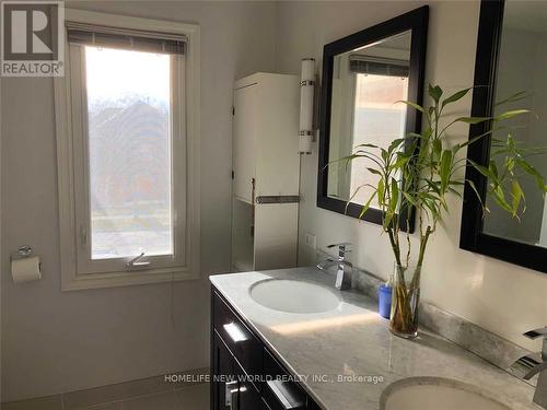 40 Ashdown Crescent, Richmond Hill, ON - Indoor Photo Showing Bathroom