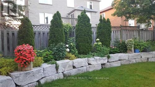 40 Ashdown Crescent, Richmond Hill, ON - Outdoor