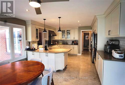 40 Ashdown Crescent, Richmond Hill, ON - Indoor Photo Showing Kitchen