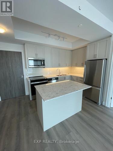 1506 - 20 Gatineau Drive, Vaughan, ON - Indoor Photo Showing Kitchen