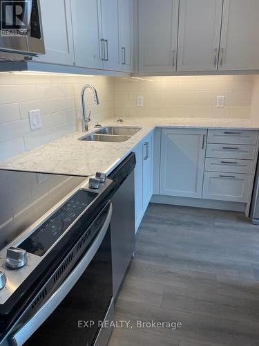 1506 - 20 Gatineau Drive, Vaughan, ON - Indoor Photo Showing Kitchen With Double Sink