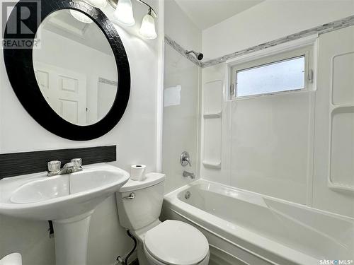 2125 Fleury Street, Regina, SK - Indoor Photo Showing Bathroom