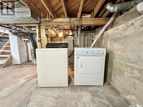 2125 Fleury Street, Regina, SK - Indoor Photo Showing Laundry Room