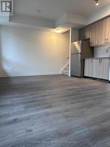 Th16 - 4005 Hickory Drive, Mississauga, ON - Indoor Photo Showing Kitchen