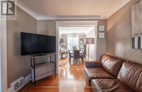 38 Dalkeith Avenue, Hamilton, ON - Indoor Photo Showing Living Room