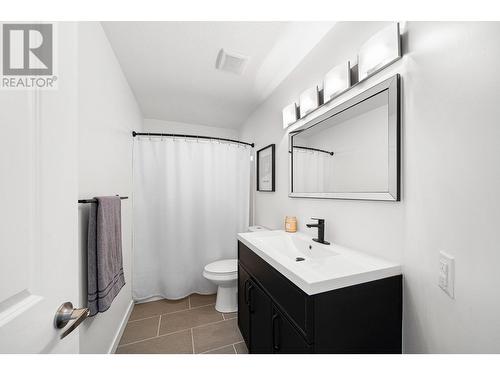 1114 Raven Drive, Kamloops, BC - Indoor Photo Showing Bathroom