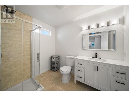 1114 Raven Drive, Kamloops, BC - Indoor Photo Showing Bathroom