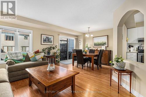 117 Sweetwater Lane, Ottawa, ON - Indoor Photo Showing Living Room